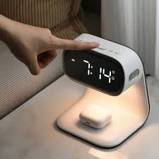 YuOne Gallery 301 Clock Lamp With Wireless Charger